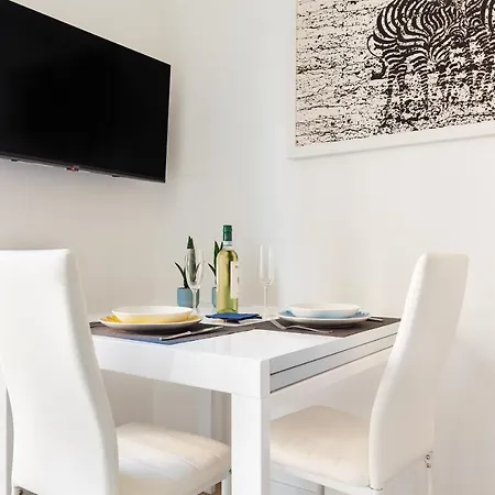 Elegant Flat In Milan, Wi-Fi E Netflix!-3